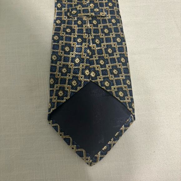 Roundtree & Yorke Men’s Tie 100% silk - Picture 4 of 4